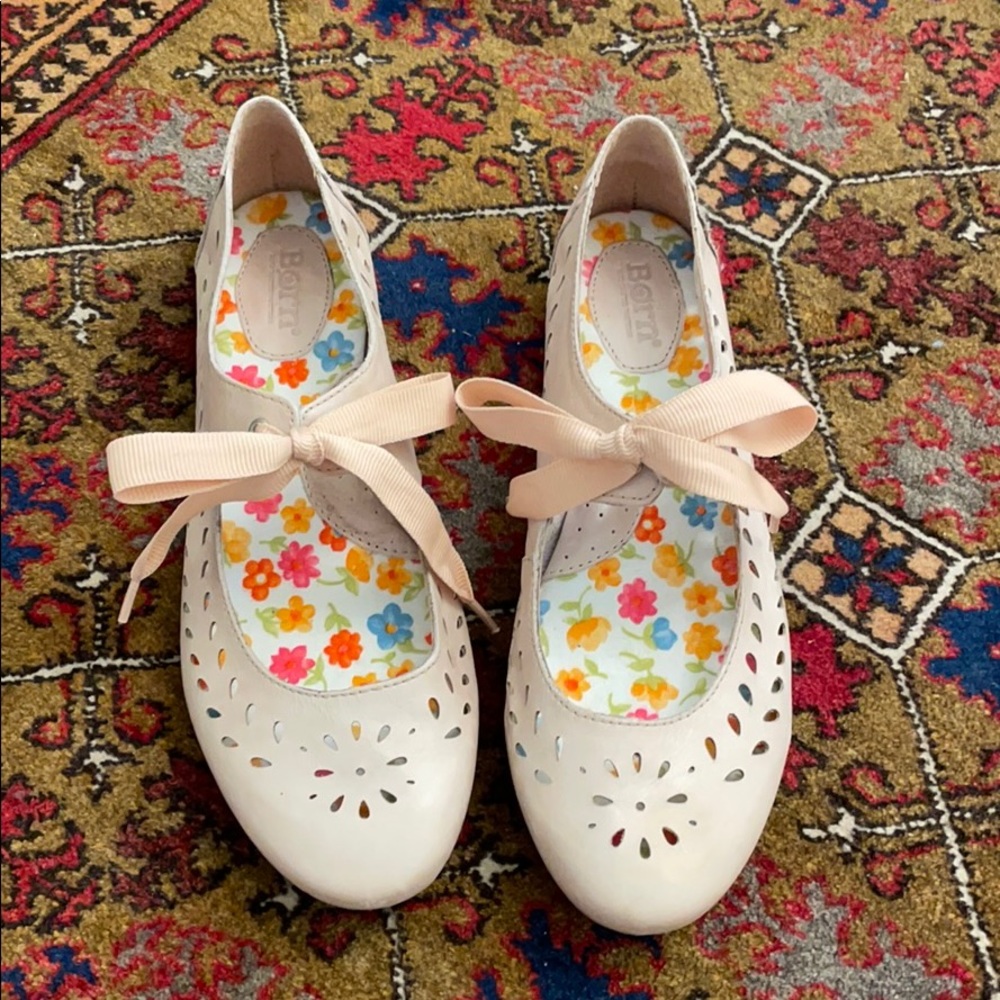 EUC Blush Leather Flat